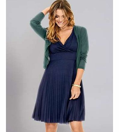 Delightful jersey dress with an attractive all-round pleated skirt and cross-over style bodice. Lovely addition to your summer wardrobe, just simply add a cardigan or jacket for those cooler days. Heine Dress Features: Washable 100% Polyester Length 