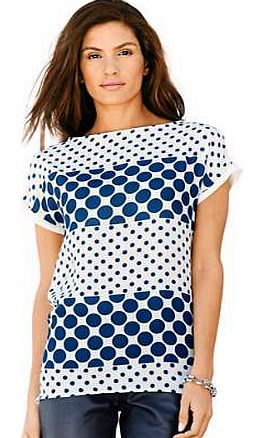 For chic everyday wear, this top is perfect. It features a plain jersey at the back and short sleeves. The classic polka dot can transform the simplest of styles. Team it with some tailored trousers for a polished look or jeans for the weekend.Heine 