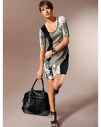 Unique print dress - not to be found on the high street. A perfect transitional piece for your wardrobe, which can be worn with or without tights. Featuring a round neckline, short sleeves and a plain black back. Heine Dress Features: Washable 96% Vi