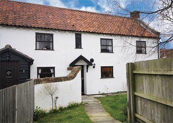 Unbranded Hollies Cottage