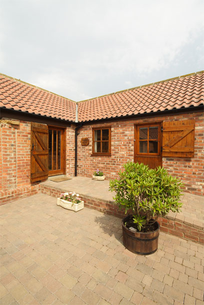 Unbranded Holly Barn