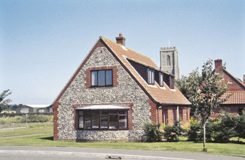 Unbranded Hornbeam Cottage