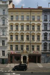 Unbranded Hotel Alton