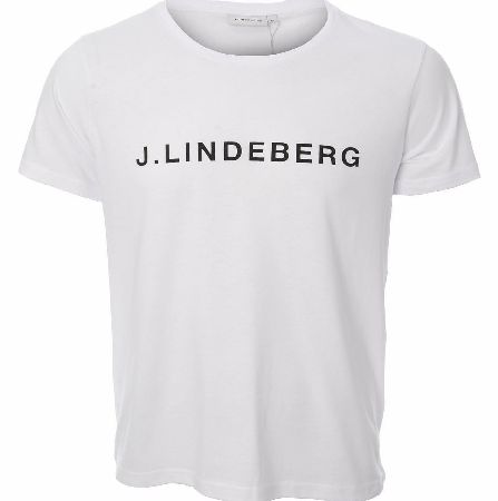 J Lindeberg Cody T-Shirt features a simple crew neck design which is ribbed and with short sleeves with a lining the centre of the garment has J. Lindeberg in capital text with a small JL label on the side of the garment. Colour: White Fabric: 100% 