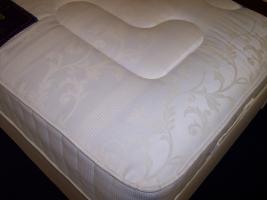 An unbelievable 12 inch deep mattress. Absolute luxury at a crazy price. This is aa medium firm