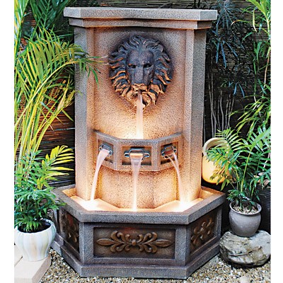 An impressive water feature from the Kelkay Easy Fountain range. Water pours from the Lion