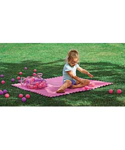 Age grade warning and adult supervision required.Size (H)1, (W)60, (L)60cm.Made from Eva.For ages 3 