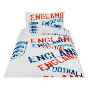 This duvet set includes a single duvet cover and a matching pillowcase, both featuring England graph