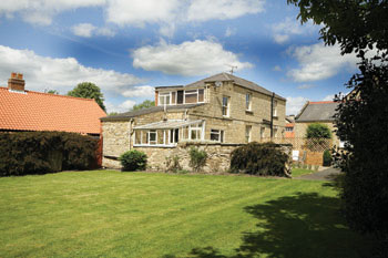 Unbranded Kirklea Cottage