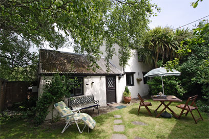 Unbranded Lakewell Cottage