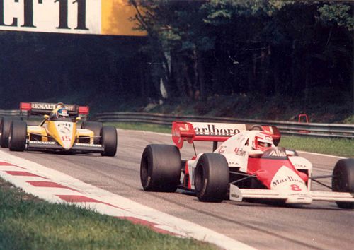 Lauda with a Renault Chasing into Ascari Monza 1984 Photo (17cm x 12cm)