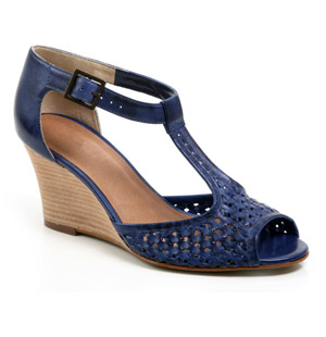 Gorgeous T-bar leather sandal, featuring sexy peep toe, buckled ankle strap and woven leather detail