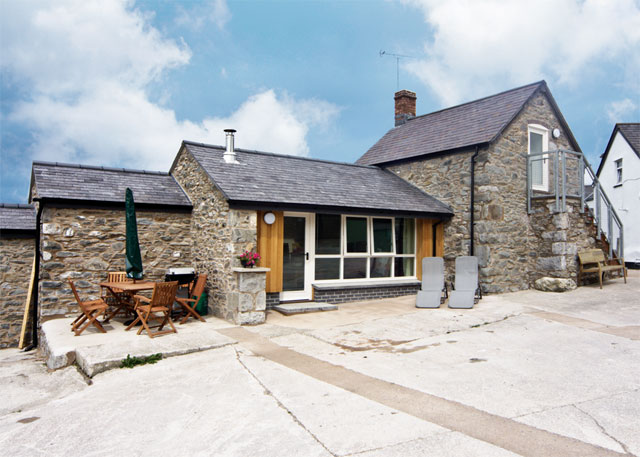 Unbranded Little Barn