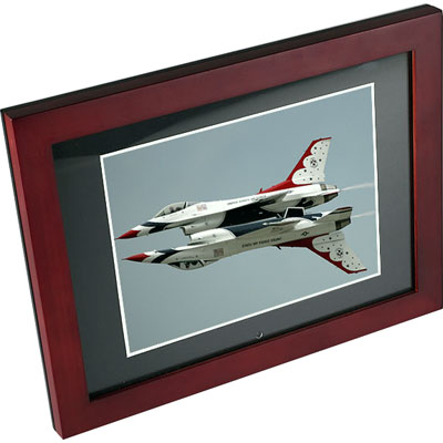Our Traditional Style Digital Photo Frame from Living Images has a resolution of 640x480 giving your