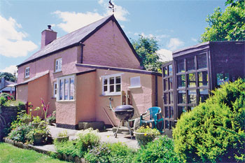 Unbranded Lower Trethinna Cottage