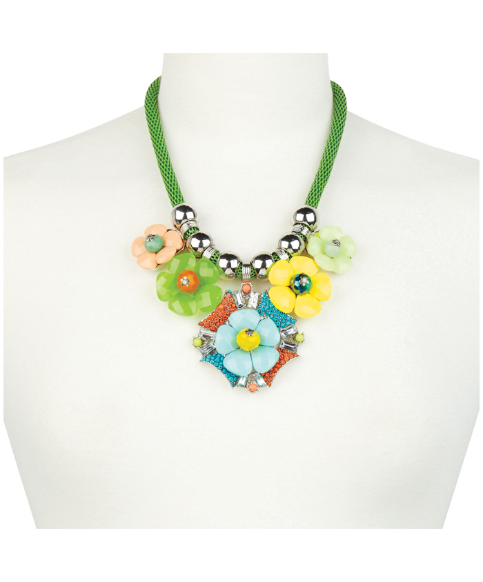 Unbranded Make A Statement Daisy Necklace