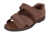 Exceptionally lightweight, this traditional sandal offers cooling comfort on those warmer days. Why 