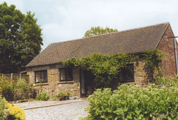 Unbranded Manifold Cottage