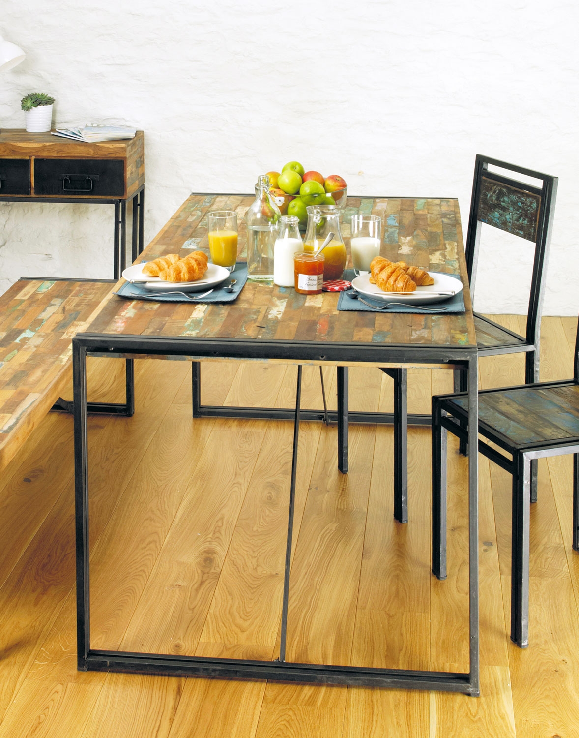 Unbranded Marhatta Dining Table