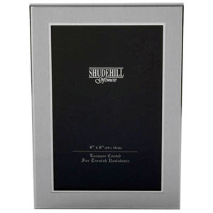 This wonderful matt and shiny silver photo frame is a lovely gift for yourself or for any occasion.T