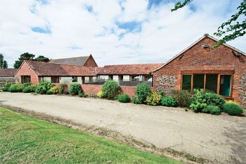 Unbranded Meadow Cottage