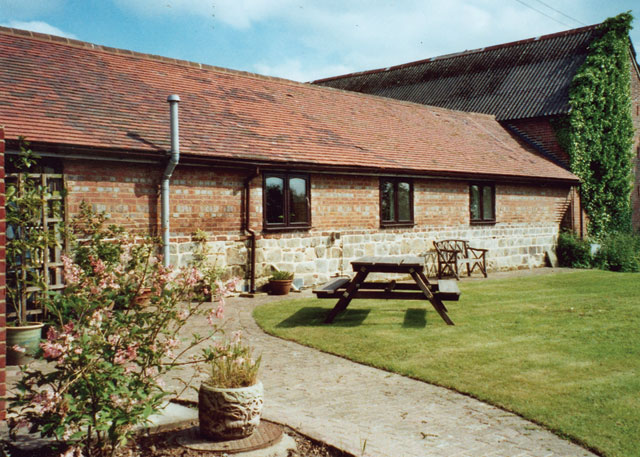 Unbranded Meadow View Cottage