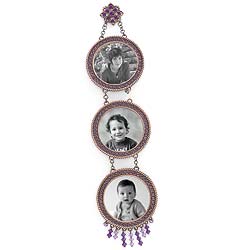 Our richly jewelled hanging frame is reminiscent of Tudor originals