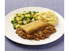 A comforting and flavoursome minced pork and potato pie topped with shortcrust pastry. Served with mashed potato, peas and swede.