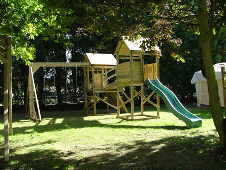 Manufactured in England, the Mini-Fort Rio MKII is a great climbing frame which is perfect for