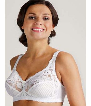 In soft Lycra with lower cups in a firm fabric and upper cups in a stretch lace for support, comfort and fit. Features adjustable stretch straps and hook and eye fastening. Miss Mary of Sweden Bra Features: Hand wash 59% Polyamide, 25% Polyester, 16%