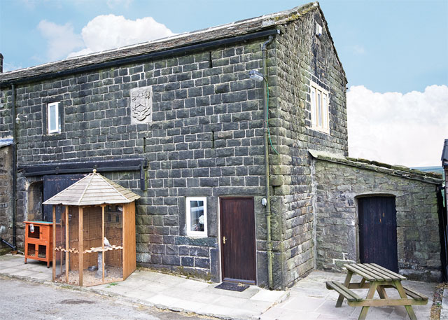 Unbranded Moorside Hayloft