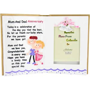 This gorgeous special Mum and Dad Anniversary Photo Frame Book is a wonderful gift to give your spec
