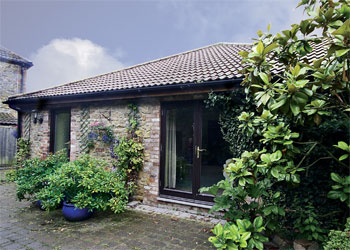 Unbranded Myrtle Cottage