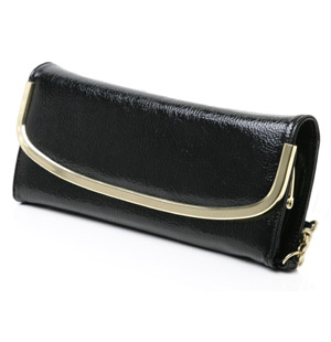 Patent purse with all over crinkle effect, gold look hardware and magnetic button fastening on fold 