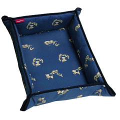 With poppers on each corner to convert this bed from a flat cushion to a secure, cosy place for your