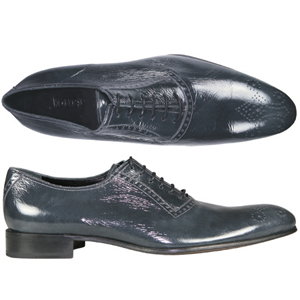 A fashionable Oxford from Jones Bootmaker. Features crushed patent uppers, brogue style decoration a