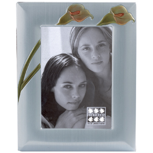This Orchid Brushed Silver Photo Frame is a stunning photo frame perfect for any chosen photo or occ