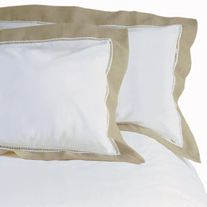 Paola Pillowcase- White- Oxford