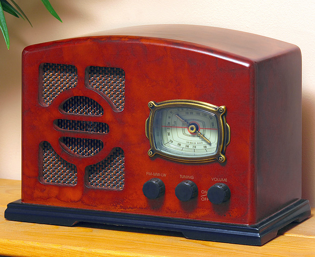 Unbranded Pastiche Vintage Style Radio