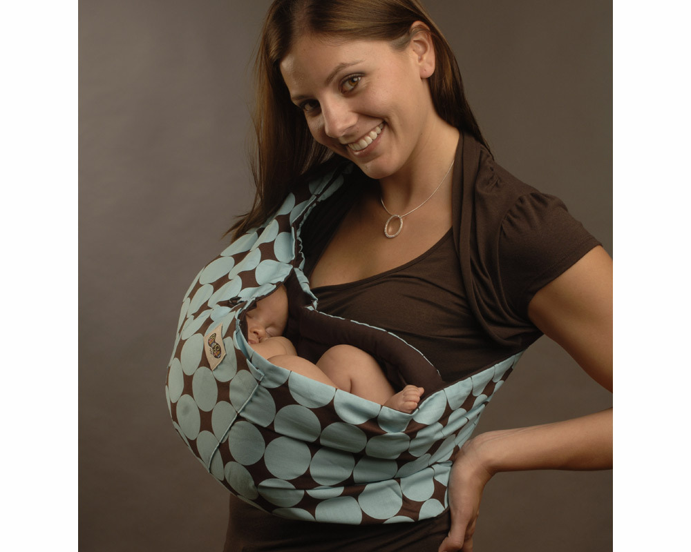 This stylish, pouch-style sling makes a fantastic alternative to other baby slings on the market. No