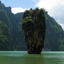 Take an exhilarating speedboat ride to discover spectacular limestone cliffs, lagoons, caves and tro