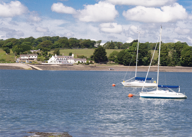 Unbranded Pilots Cottage