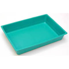 An easy clean moulded plastic cat litter tray. Assorted colours.  Approx 40 x 30 x 9 cm
