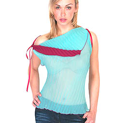 in the style of that worn by Jennifer Lopez