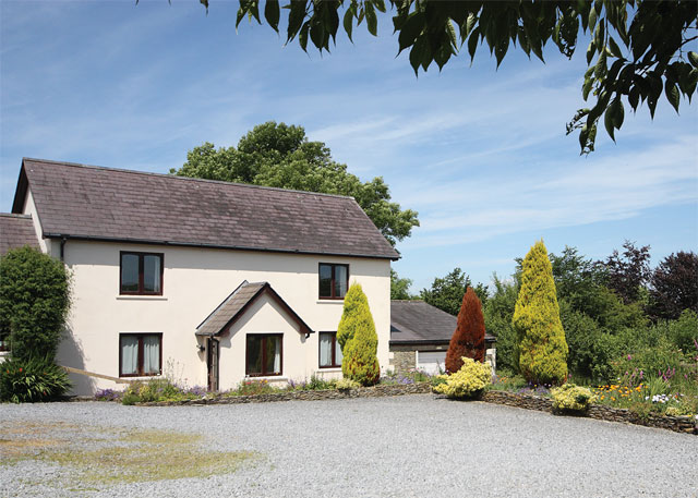 Unbranded Pond House