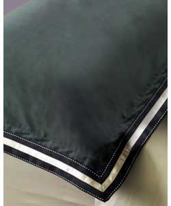 Unbranded Premium Brand Pair of Oxford Pillowcases - Black and White