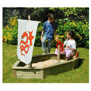 The children can play Vikings and sail the North Sea with rudder and sail with mast, or simply play 