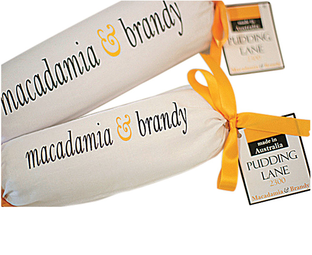 Unbranded Pudding Lane Log - 500g - Macadamia and Brandy
