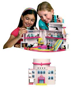 Pocketville Hospital specialises in looking after Puppy mums and their newborn babies.  Help celebra