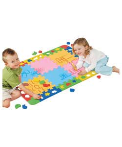 Children will love the magic of drawing with water on this bright and spacious play mat!Its